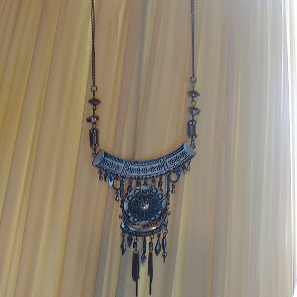 Statement neckace